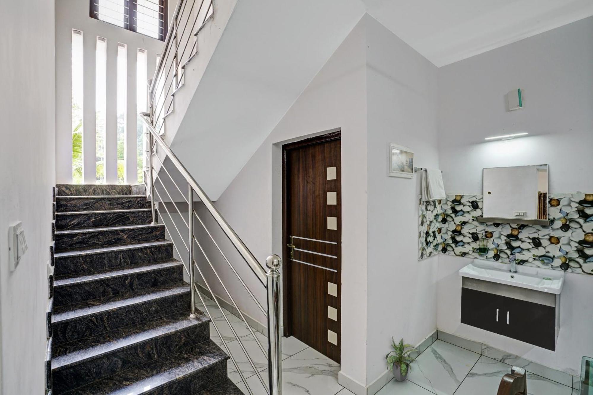 Spot On Shalom Palace Residency Neriyamangalam ภายนอก รูปภาพ